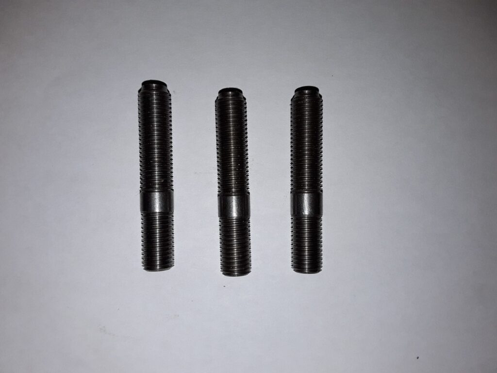 568664 5/16 UNF Manifold Stud GELEVERD MET MOER