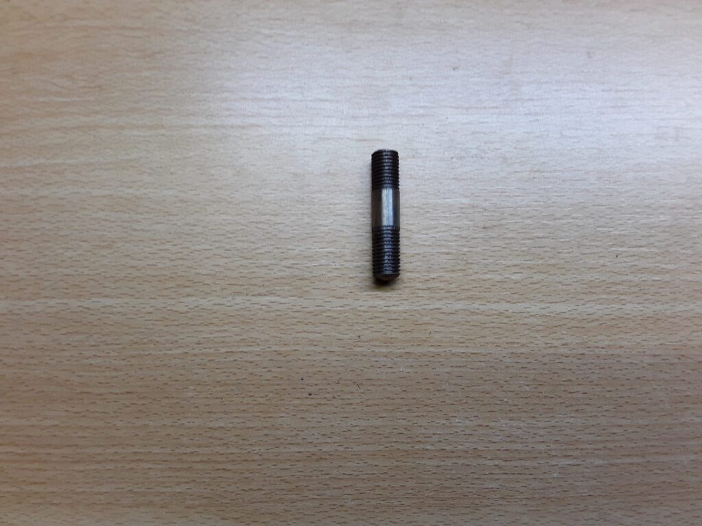 531494 Stud for Swivel Pin 7/16" BSF Bottom