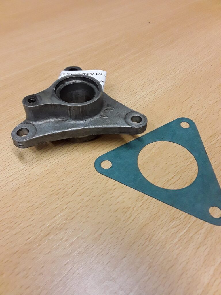 247672 distributor adapter