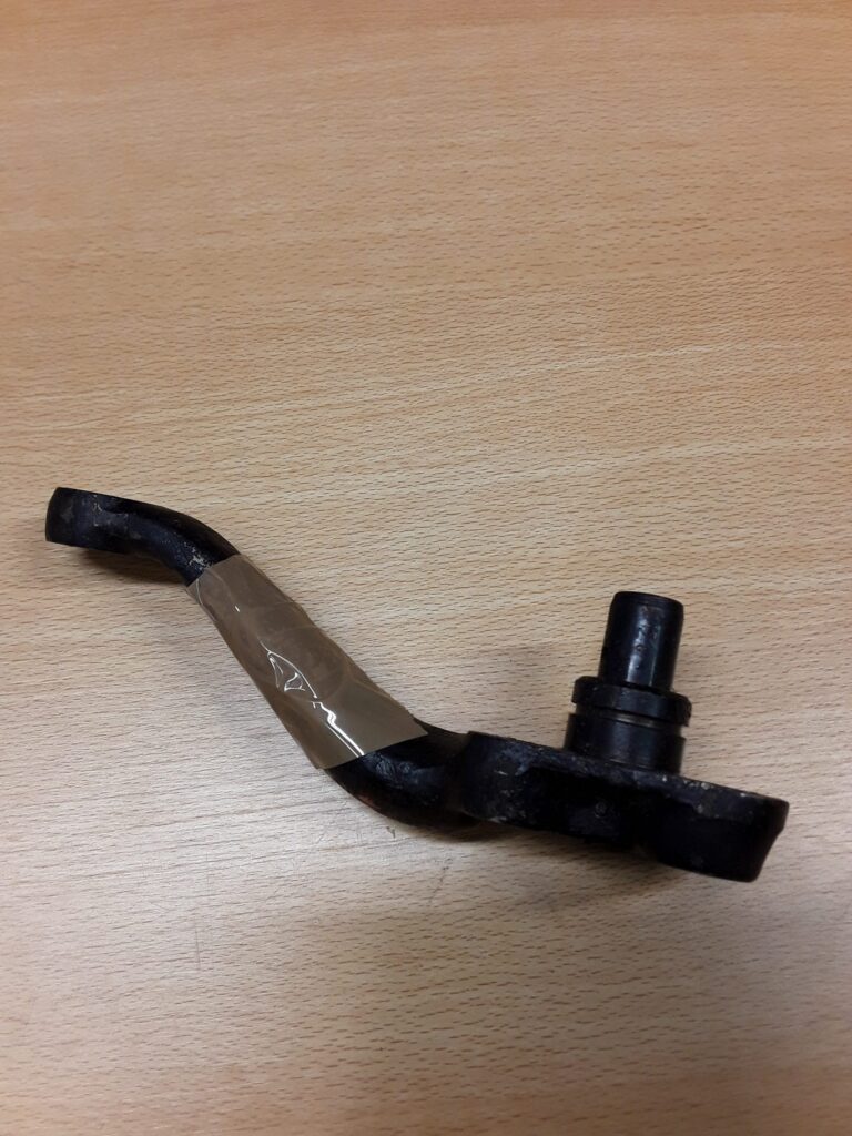 530991U fusee arm LHD lh