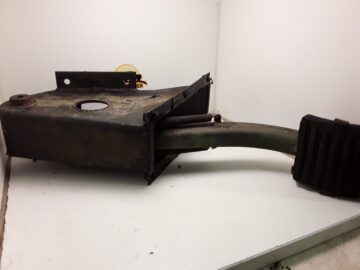 569652 USED Pedal and Bracket