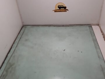 MTC5308 333093 USED Fixed Window for Rear Side Door 2nd Row