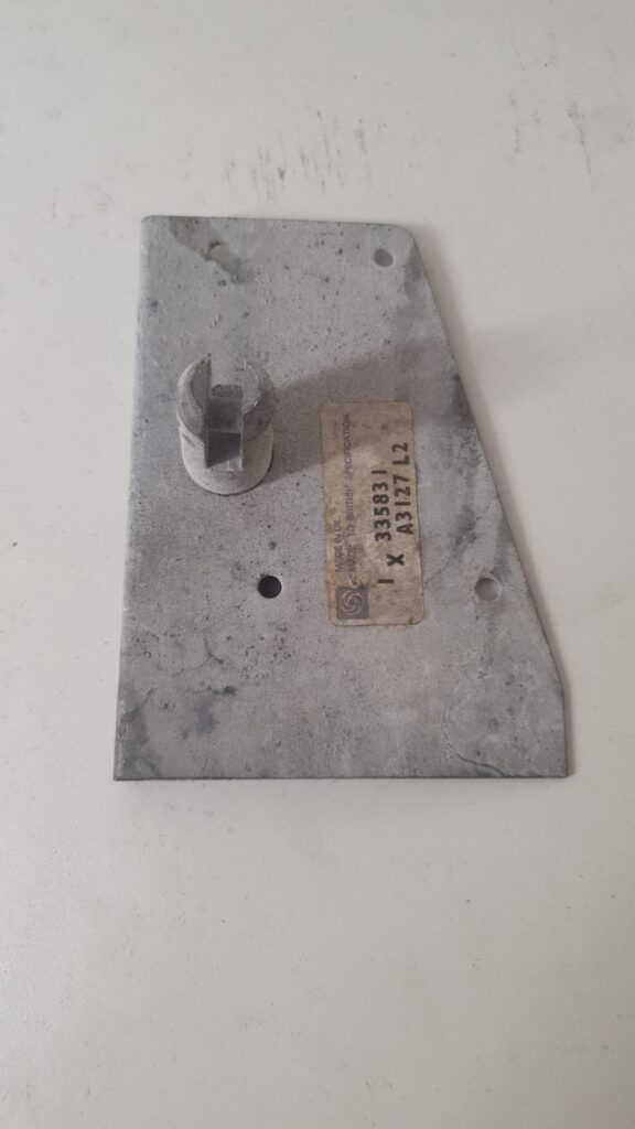 335831 Corner Bracket and Pin LH