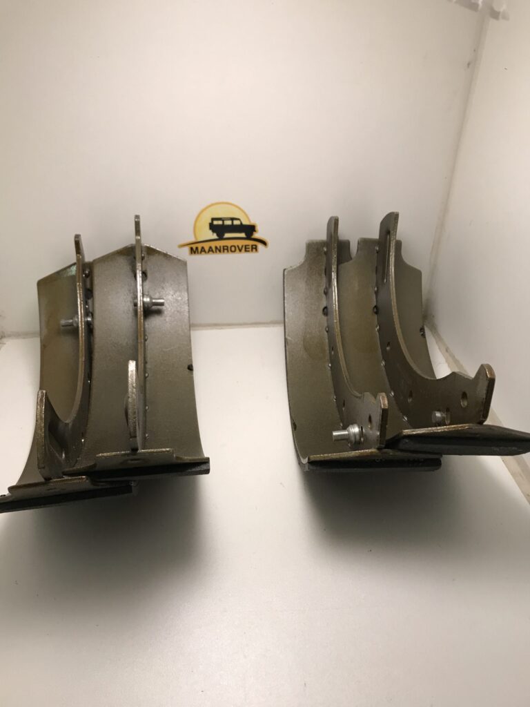 STC3945 Brake Shoe Set stage-one en 6 cilinder vooras