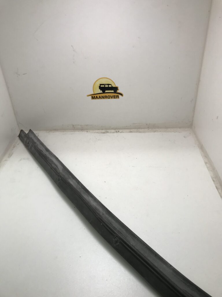 395673 LR Series 2, 2A & 3 Door Top Top of Door Seal