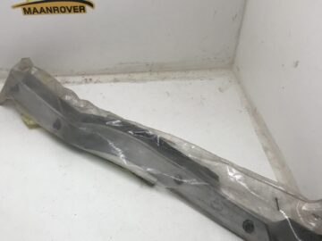 333262 Rear Side LH Door Vertical Seal Lower 109 Station Wagon