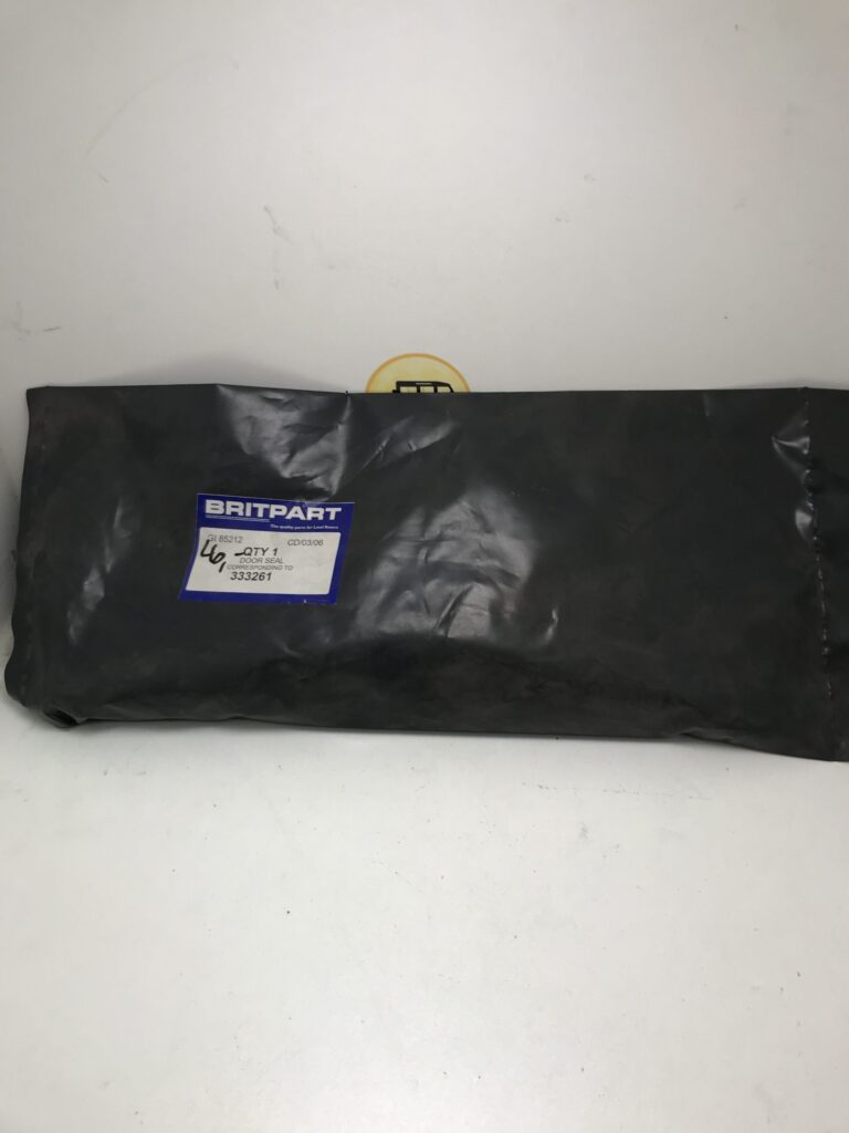 333261 Rear Side Door Vertical Seal Lower RH 109 Station Wagon