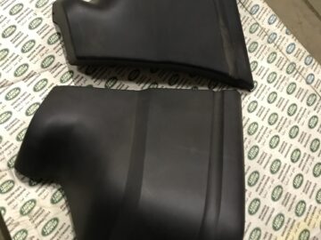LR013411 Pair of Bumper End Caps
